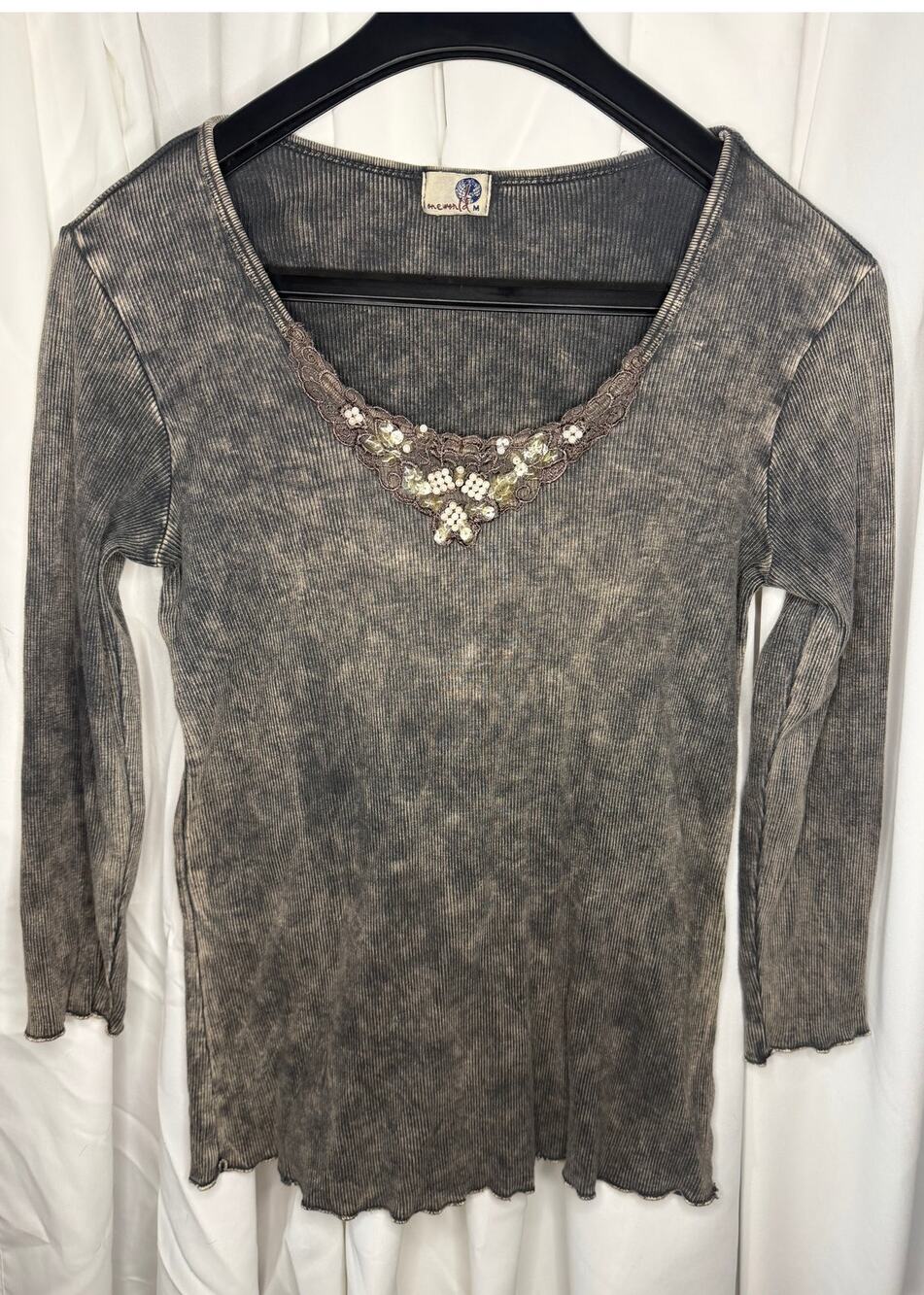 One World Vintage Style Acid Wash Ribbed Beaded Scoop Neck Top M